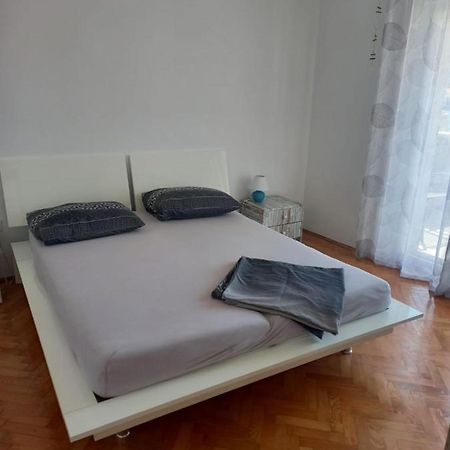 Apartman Rebeka イェゼラ エクステリア 写真
