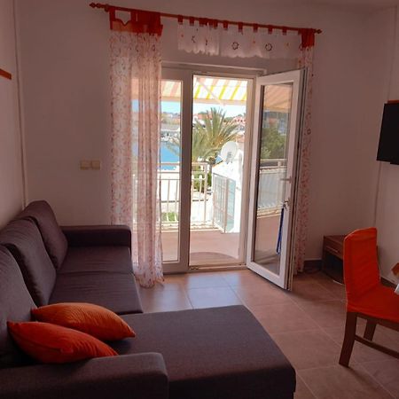 Apartman Rebeka イェゼラ エクステリア 写真