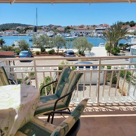 Apartman Rebeka イェゼラ エクステリア 写真