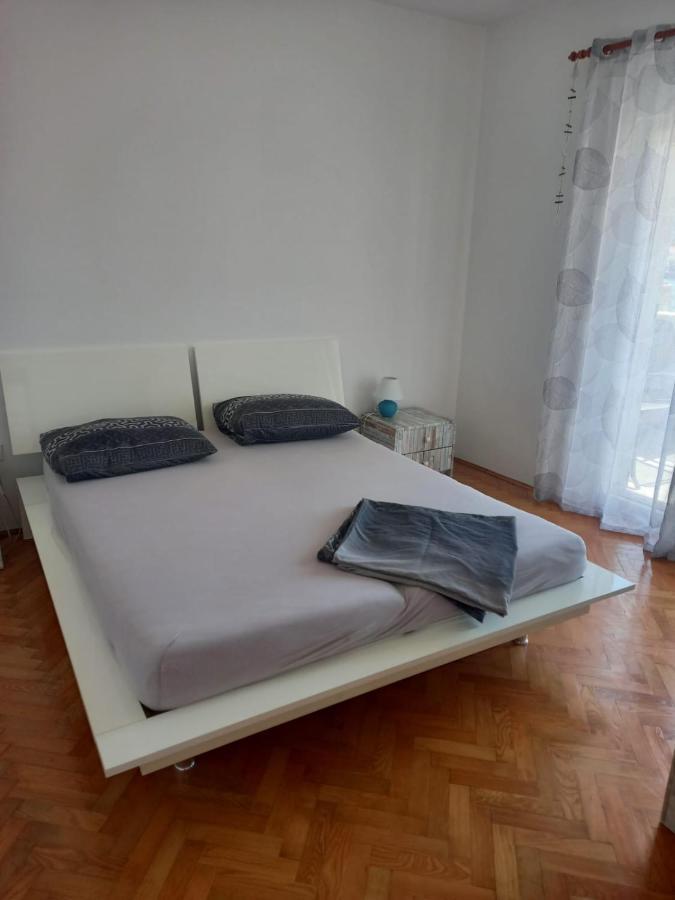 Apartman Rebeka イェゼラ エクステリア 写真