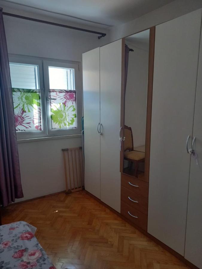 Apartman Rebeka イェゼラ エクステリア 写真