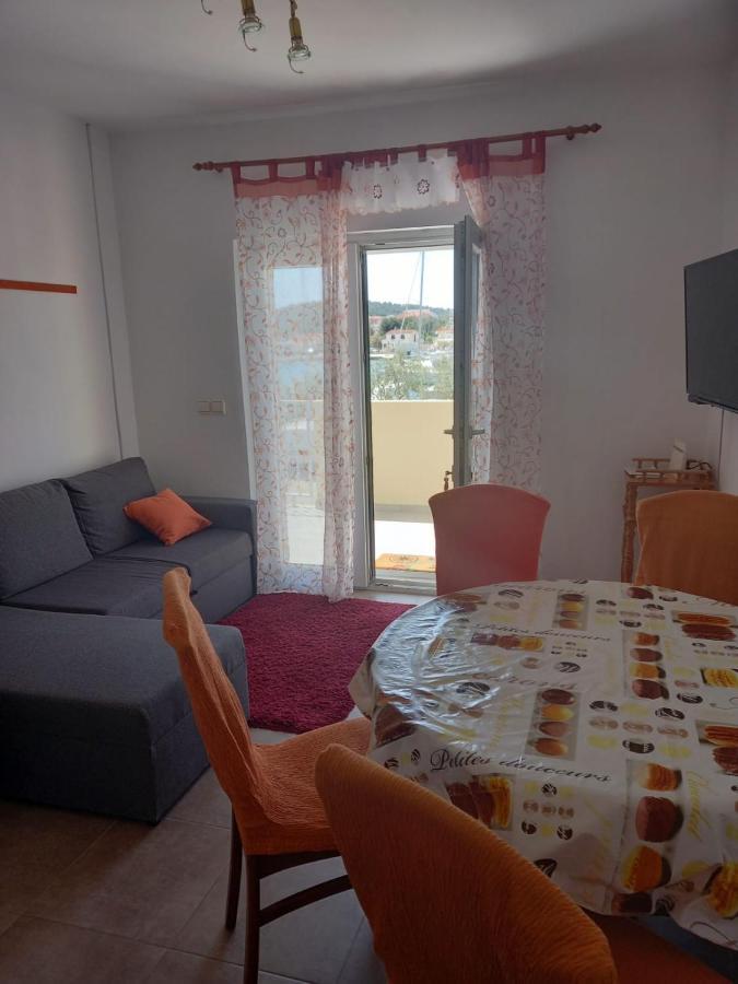 Apartman Rebeka イェゼラ エクステリア 写真