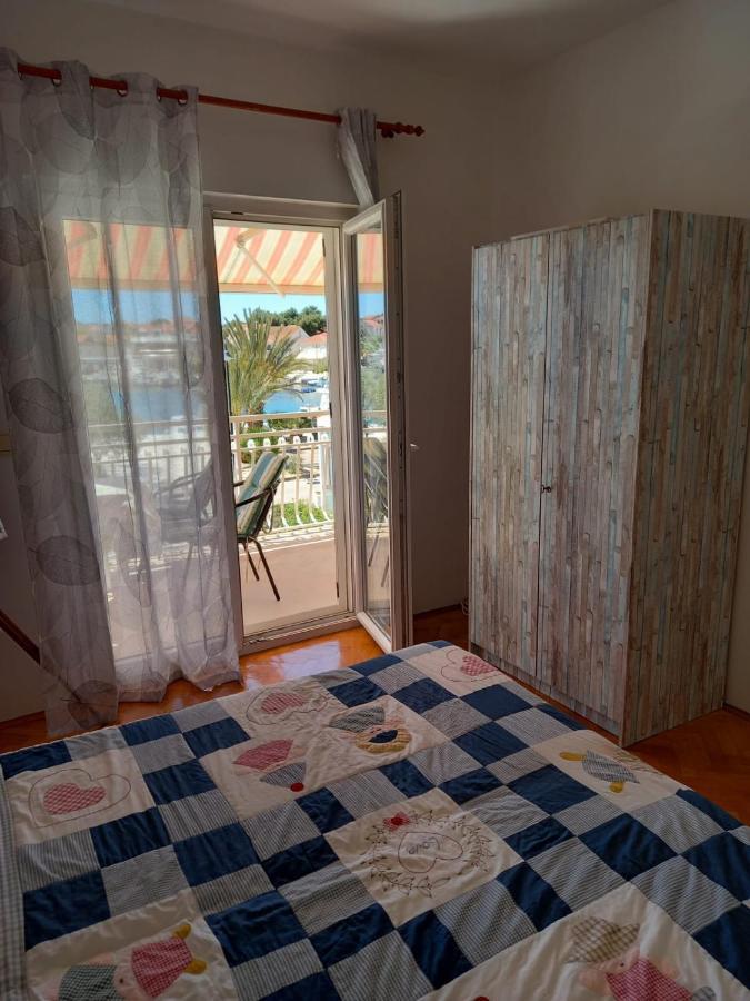 Apartman Rebeka イェゼラ エクステリア 写真
