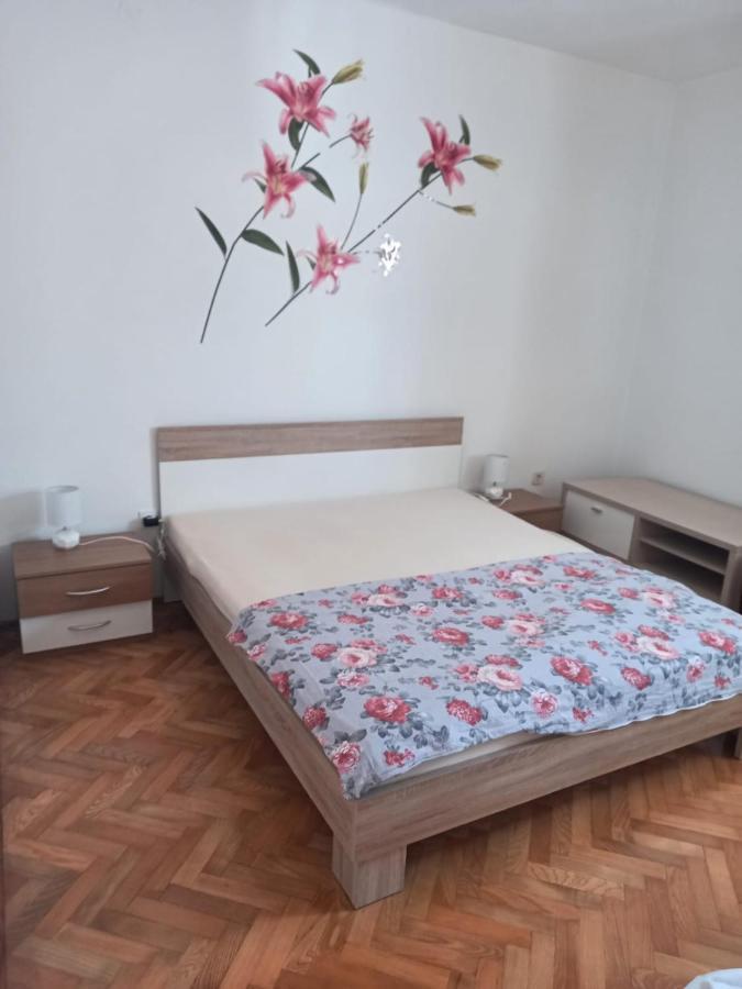 Apartman Rebeka イェゼラ エクステリア 写真