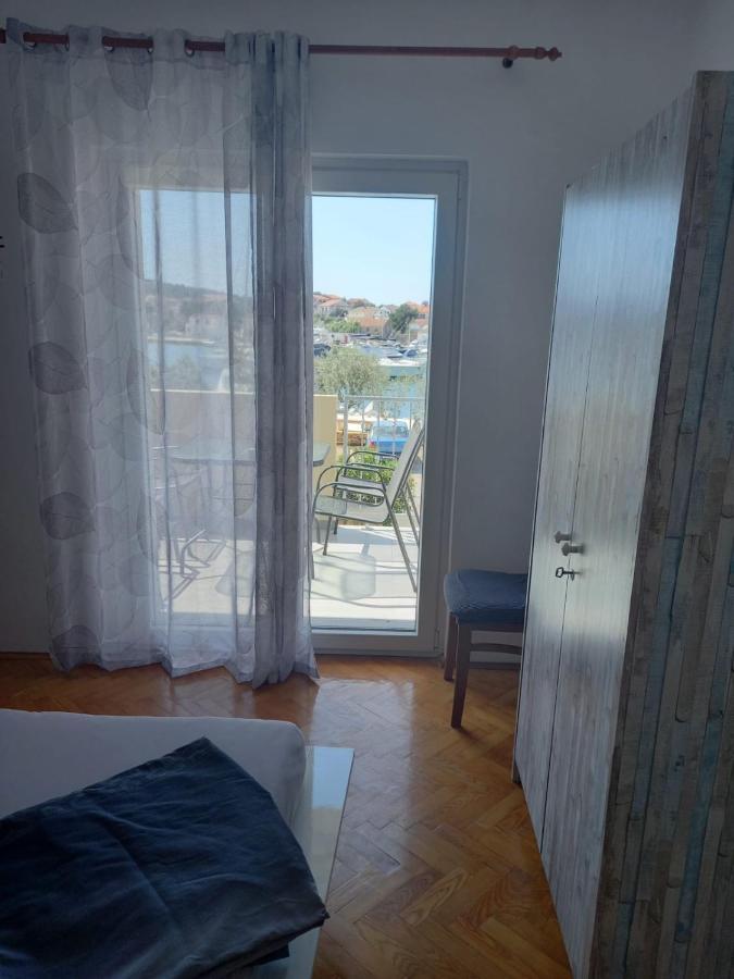 Apartman Rebeka イェゼラ エクステリア 写真
